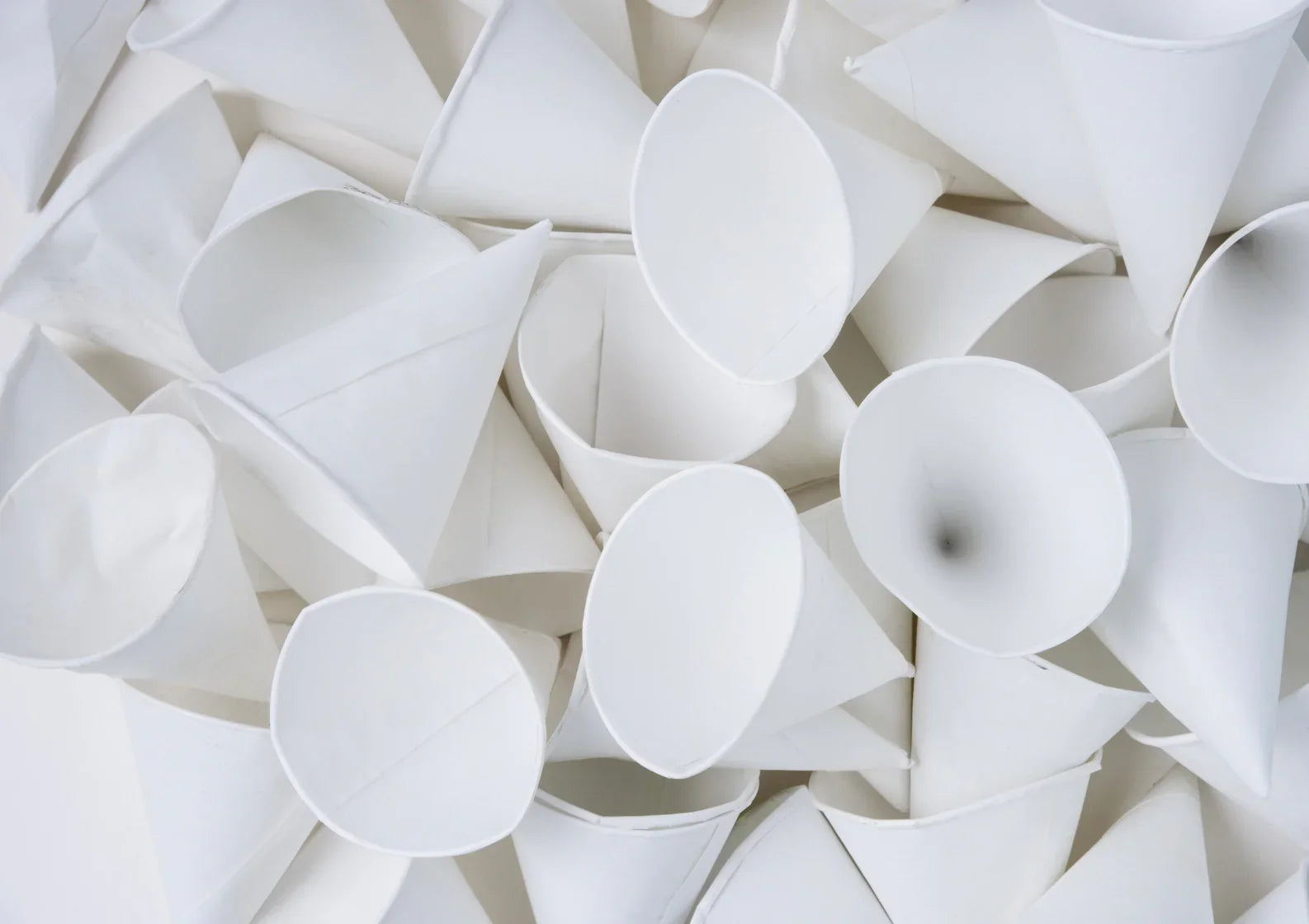 Cônes fontaines à eau